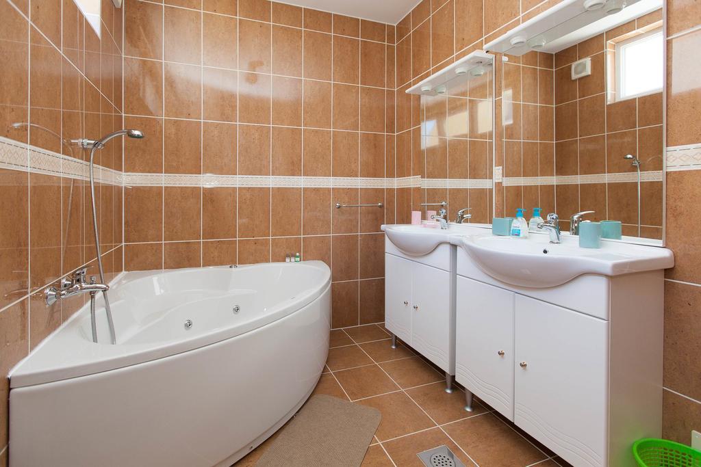 Apartmani Turudic Dramalj Exterior photo